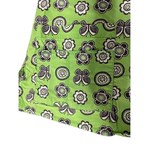 Green and black wonder wink scrub top - Picture 3 of 8